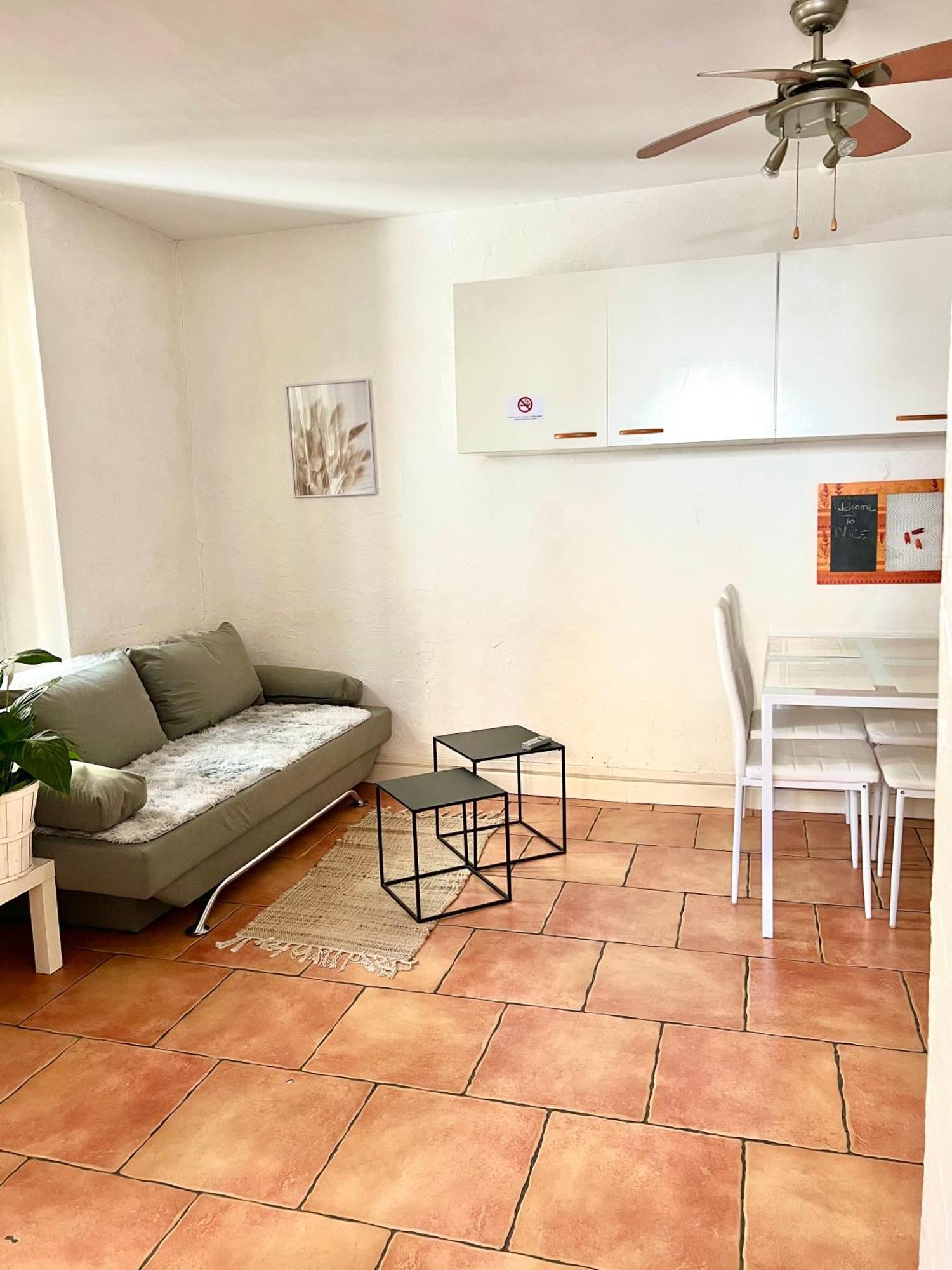 A Acropolis Avec Terrasse *